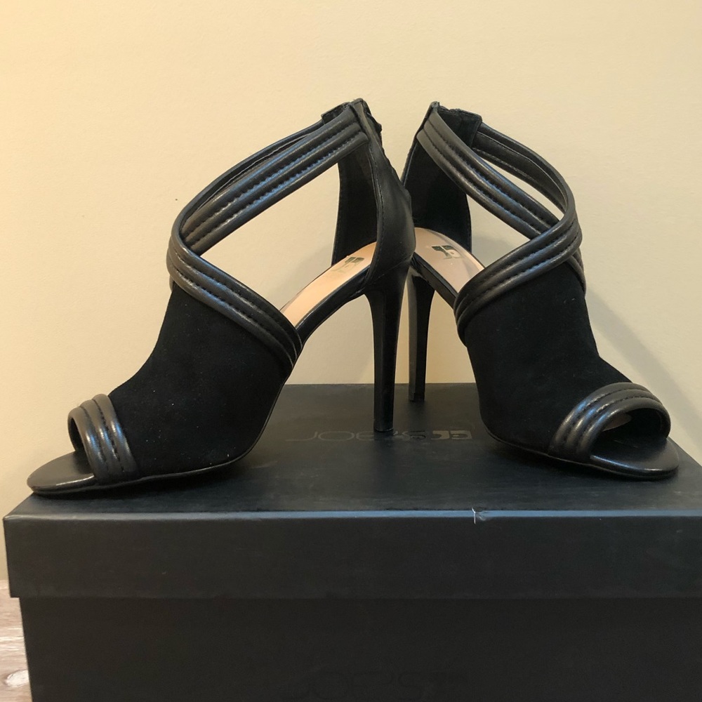 Joe’s Dexter Pump Suede